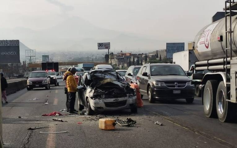 Un muerto y tres lesionados en choque en la autopista México-Puebla