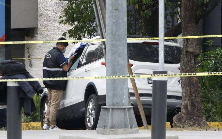 Fallece persona tras impacto de su vehículo en Lomas de Chapultepec