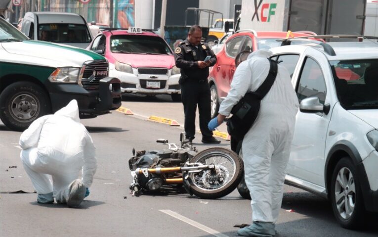 Atropellan a motociclista en Neza