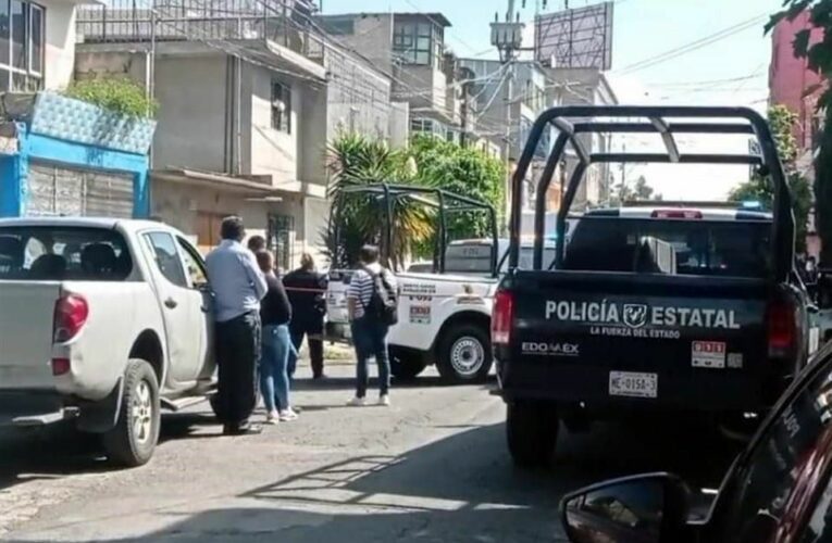 Encuentran cuerpo sin vida con heridas de arma de fuego en vehículo abandonado en Nezahualcóyotl