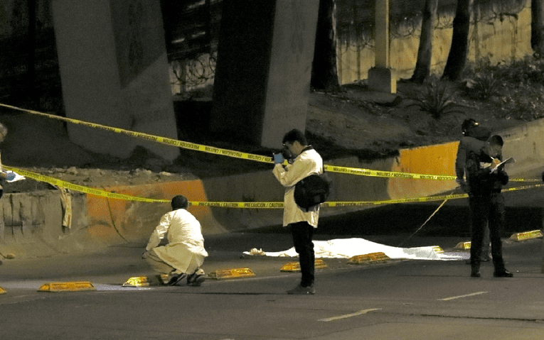 Trágico accidente de motocicleta deja a una persona fallecida y otra en estado grave en la Ciudad de México