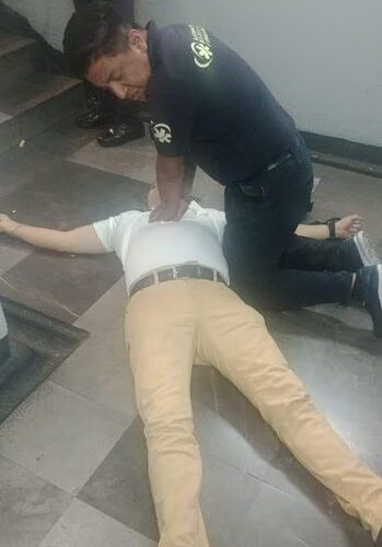 Asesinan a hombre de 3 disparos dentro del Metro Bellas Artes por 15 mil pesos