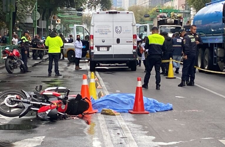 Trágico Accidente en Tláhuac: Motociclista Pierde la Vida en Colisión con Camión de Carga