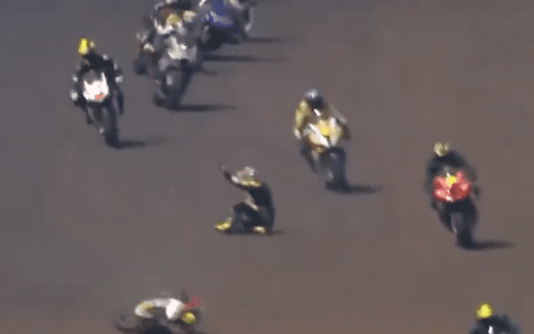 Luto en el Mundo del Motociclismo: Dos Pilotos Pierden la Vida en Brutal Choque en Brasil (Video)