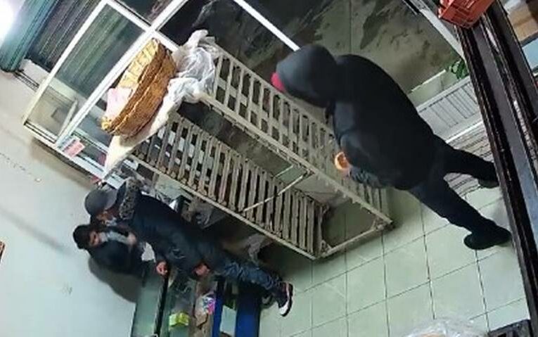 Asalto Inusual: Ladrones se Llevan un Bolillo y Dinero en una Panadería de Cuautitlán Izcalli