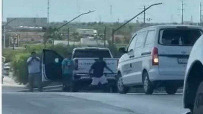 Captan robo de camioneta con armas de fuego a plena luz del día en Tamaulipas (Video)