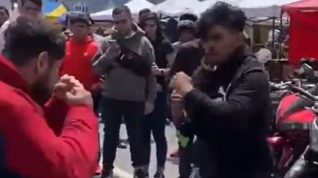 VIDEO Violencia en Tres Marías, Morelos: Motociclistas se enfrentan en la vía pública