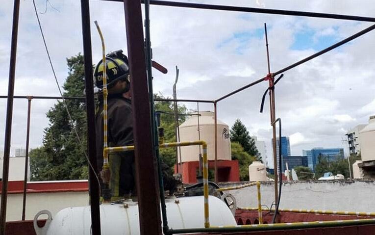 Kínder es evacuado de Álvaro Obregón por incendio en tanque estacionario