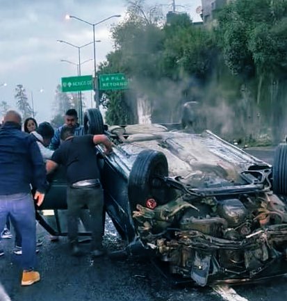 Volcadura de vehículo en la carretera México – Toluca