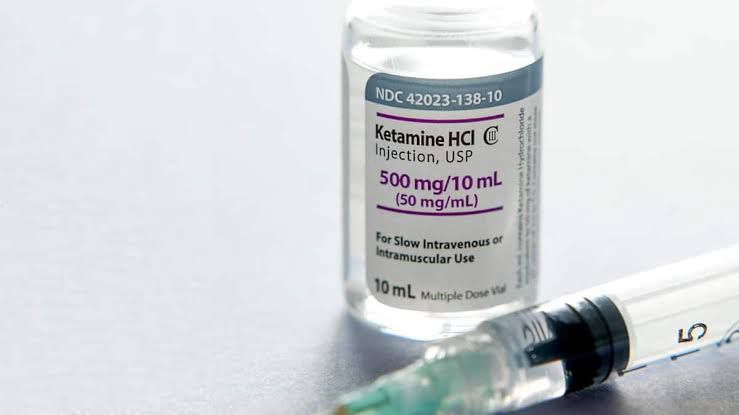 ¿Qué es la Ketamina, la sustancia que llevó a la muerte a Matthew Perry?