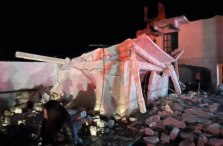 Explosión de pólvora deja 3 muertos y 25 heridos en Tepeyahualco, Puebla
