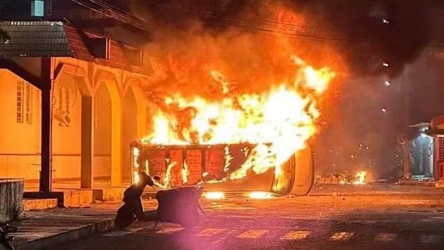 (Video) Indignación en Lerdo de Tejada: queman Ayuntamiento tras asesinato por policías