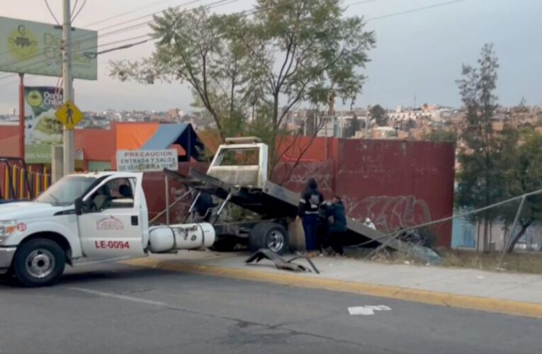 Volcadura de vehículo en León, Guanajuato, deja 5 personas muertas y una lesionada