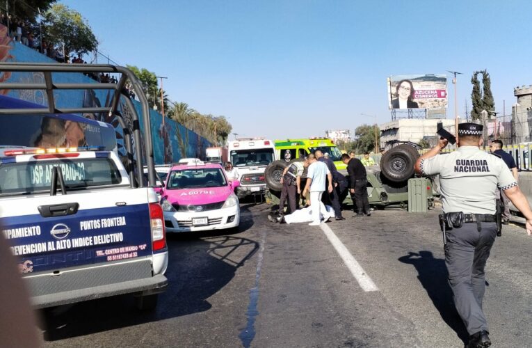 Accidente en la autopista México-Pachuca: Unidad militar volcada y personas lesionadas