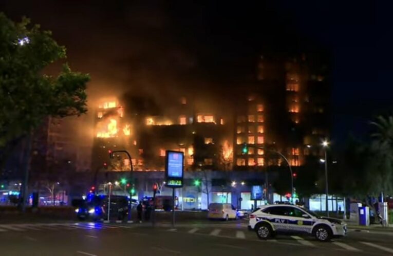 VIDEO incendio en edificio de Valencia-España