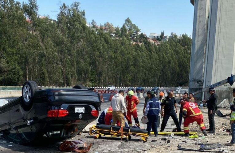 Volcadura en la México-Toluca: mujer lesionada