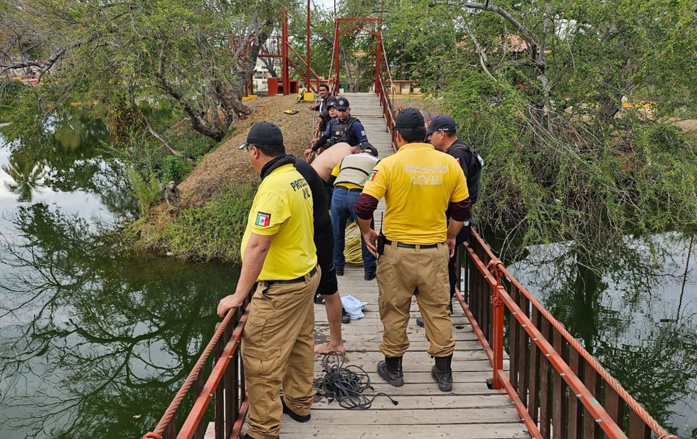 Joven Desaparece Tras Lanzarse a Laguna: Búsqueda en Curso