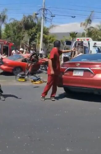 Fuerte accidente automovilístico deja varios lesionados en la carretera Atlixco-Puebla