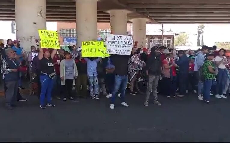 Vecinos de Chimalhuacán bloquean carretera México-Texcoco