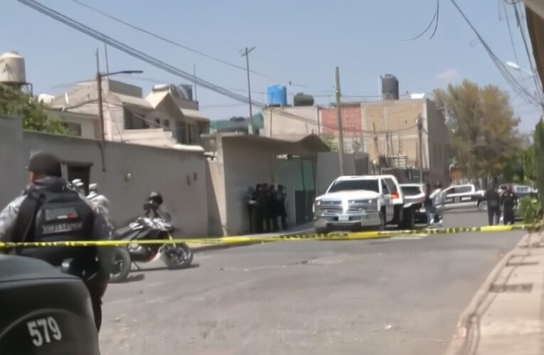 Padre e hijo asesinados en callejón de Valle de Chalco