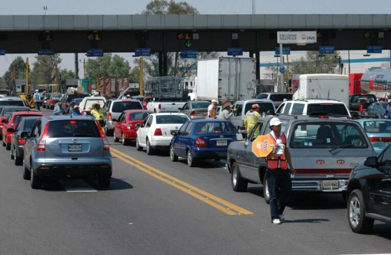 Cierre de caseta en Tepozotlán provoca extensas filas en la autopista México-Querétaro