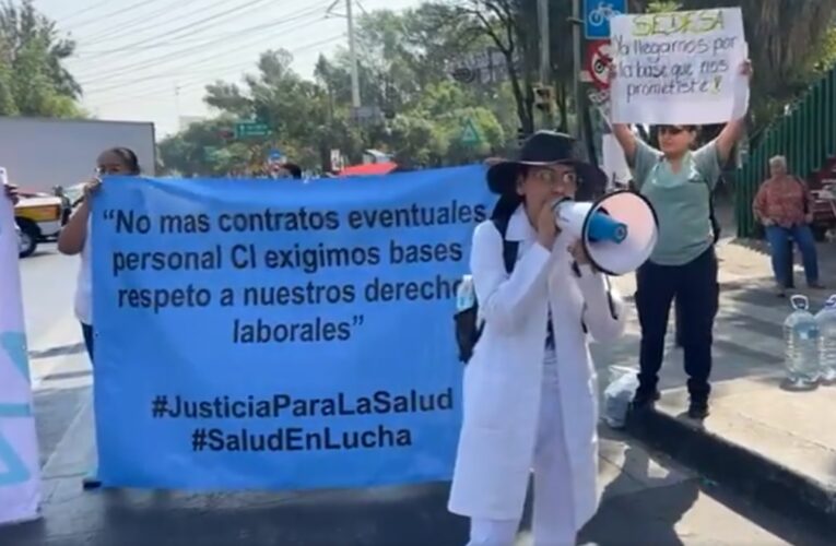Bloqueo en insurgentes por manifestación de trabajadores de la salud