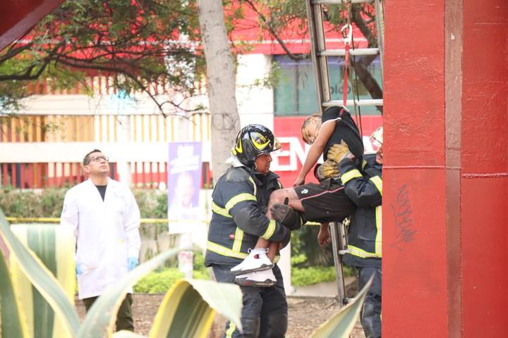 Encuentran cadáver de una persona colgada en Gustavo A. Madero