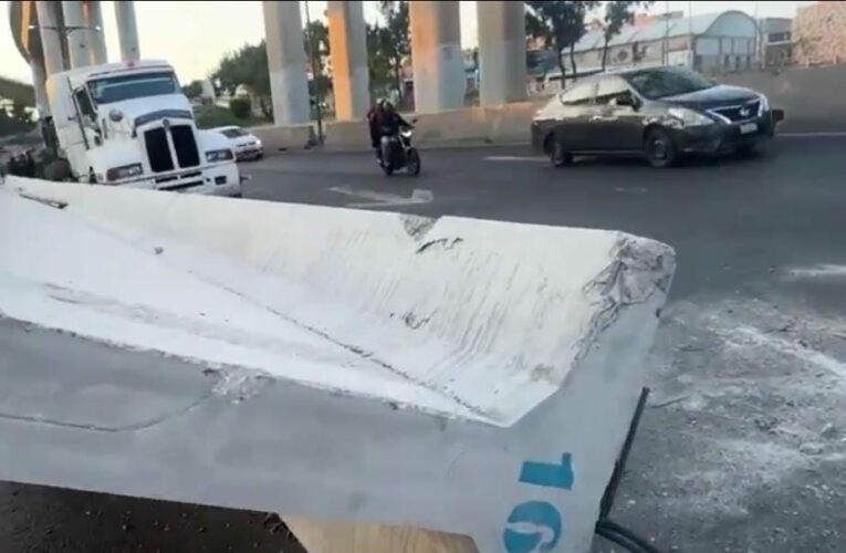Tráiler causa accidente en autopista México – Puebla