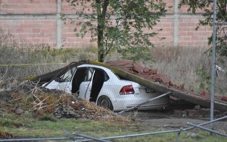 Deja dos muertos tornado en Toluca, Edoméx