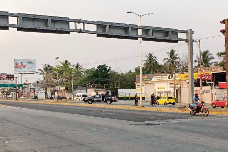 Hombre muere atropellado en el periférico de Villahermosa