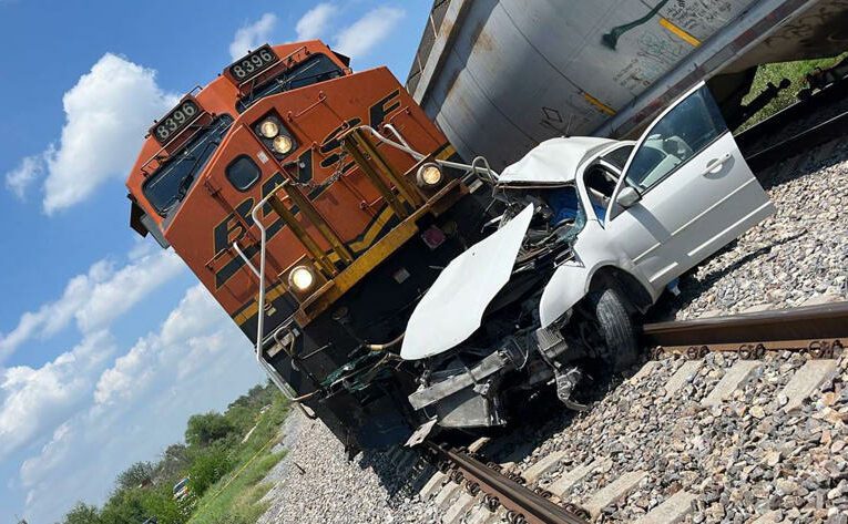 Trágico accidente en Anáhuac, Nuevo León terminan con la vida de una mujer y su bebé