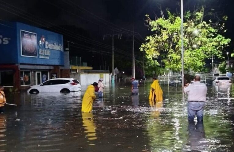 Más de 1500 personas son evacuadas en Chetumal por fuertes lluvias