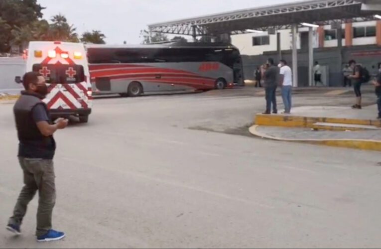 Muere pasajero dentro de un autobús en terminal del ADO en Villahermosa