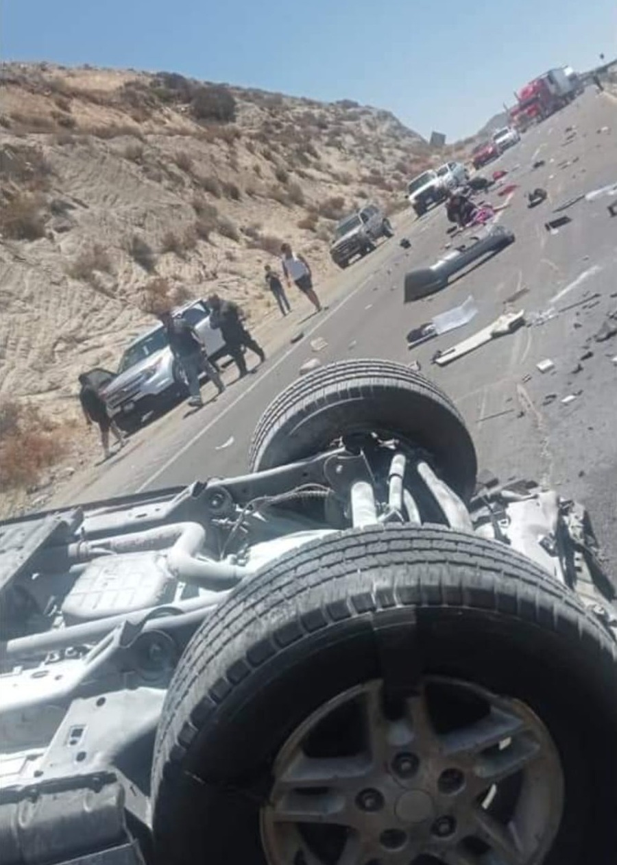 Fatal accidente en "La Rumorosa" deja un muerto y 8 heridos