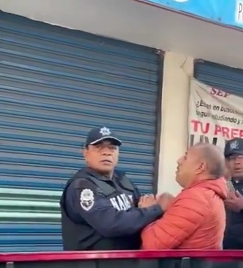 (Video) Policías de Naucalpan se llevan a la fuerza a periodista: urge localización