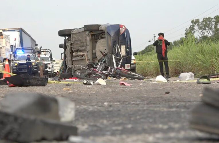 Arrollan caravana de migrantes en Oaxaca; reportan 3 muertos y 17 heridos