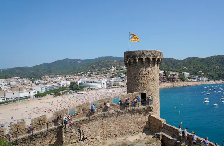 Muere mexicana al caer por acantilado en el Castillo de Tossa de Mar en Cataluña