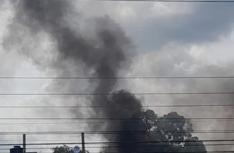 Olas de violencia en Tabasco: Incendios y ataques con ponchallantas afectan a negocios y vehículos