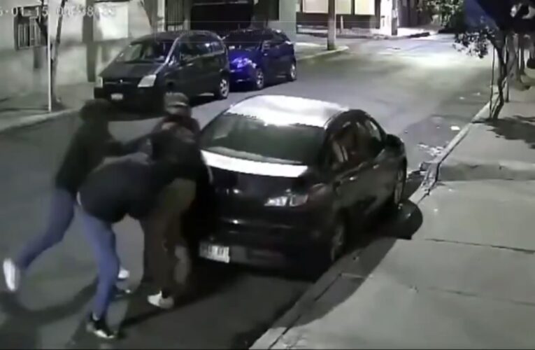 Video |  Asaltan y golpean a estudiante en Azcapotzalco