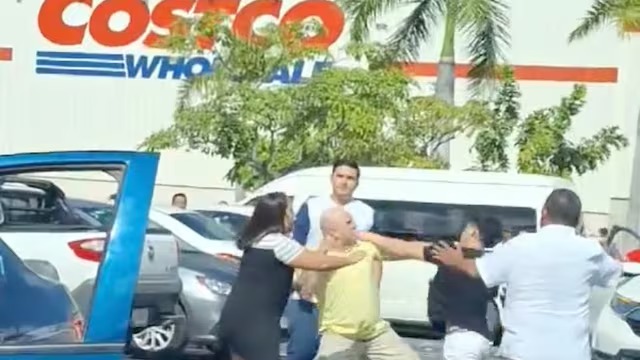 (VIDEO) Pelea en estacionamiento de Costco Cancún desata polémica