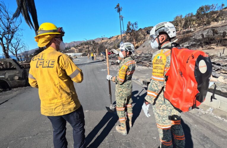 EN CALIFORNIA, LA DELEGACIÓN MEXICANA REALIZA PATRULLAJES DE DETECCIÓN DE PUNTOS DE CALOR Y REMOCIÓN DE ESCOMBROS