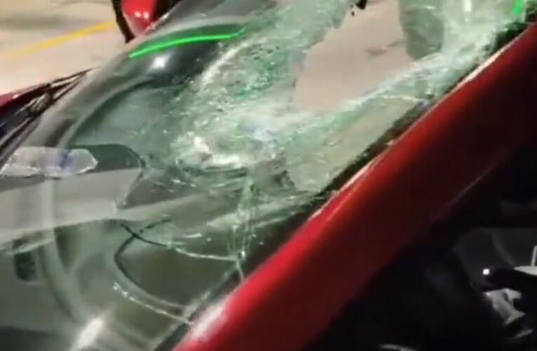 (Video) Carreteras inseguras: arrojan piedra desde un puente y un conductor sale herido