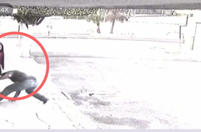 VIDEO | Hombre ataca a una mujer en calles de Celaya