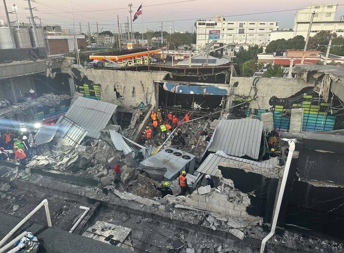 Colapso en discoteca de Santo Domingo deja 27 muertos