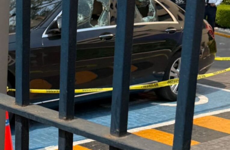 Herido de bala es trasladado en auto de lujo