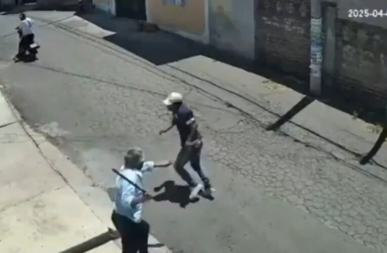 Xochimilco: adulto mayor defiende su patrimonio a machetazos