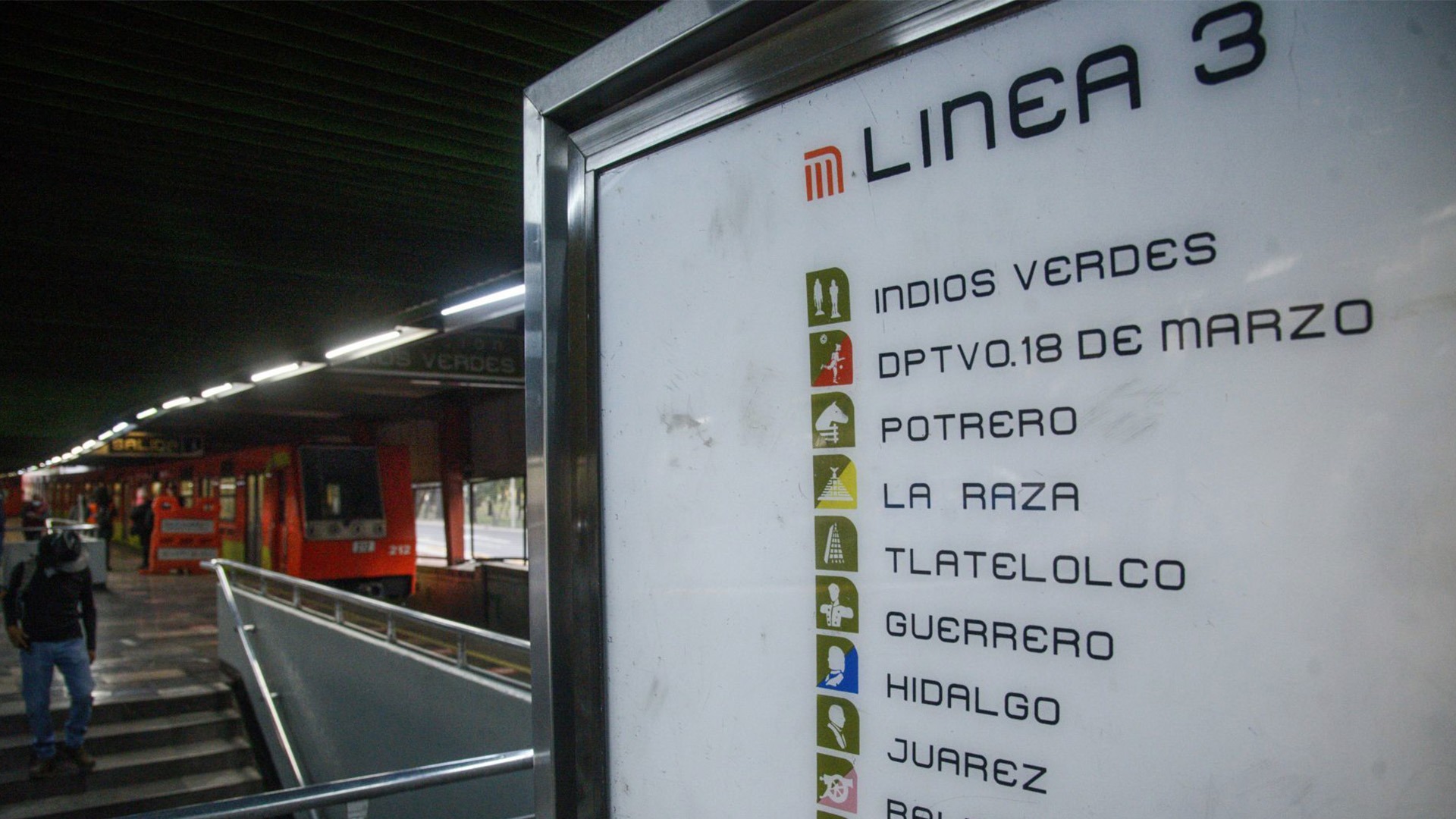 Línea 3 metro pinchazo