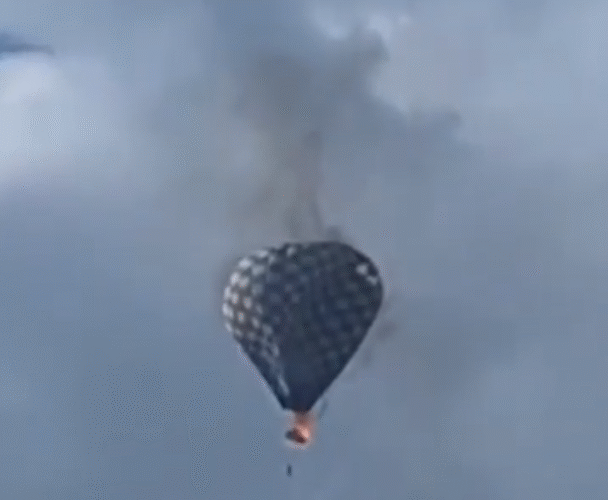 (VIDEO) Muere una persona en incendio de globo aerostático en Zacatecas