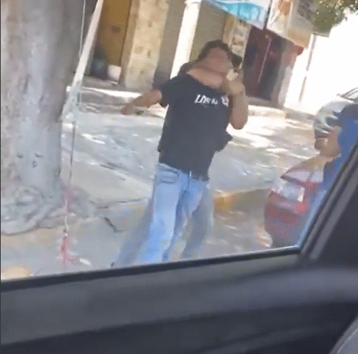 Brutal agresión a vendedor ambulante en Tehuacán, Puebla