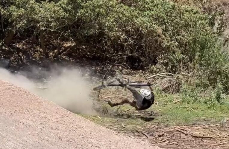VIDEO | El peligro del downhill: ciclista sufre accidente durante entrenamiento